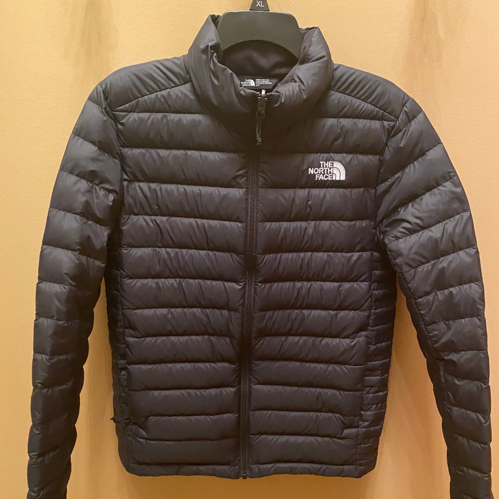 North Face Puffer men’s size small black preworn